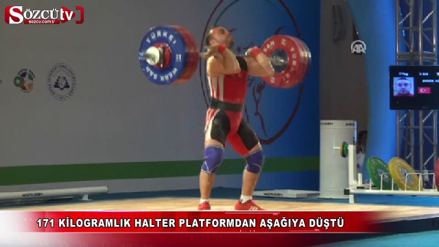 171 kilogramlık halter platformdan aşağıya düştü