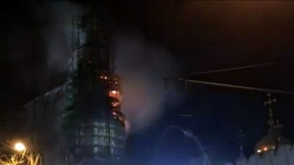 Un célèbre monastère de Moscou en proie aux flammes
