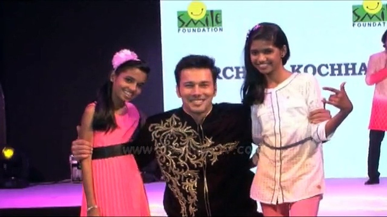 Celebs On Ramp Walk To Encourage Girl Child Education, Watch Video!