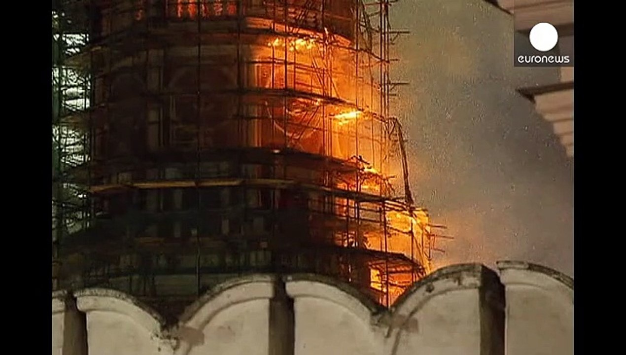 Aparatoso incendio en el monasterio de Novodévi...