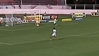 Le dribble fou d'un gardien brésilien !