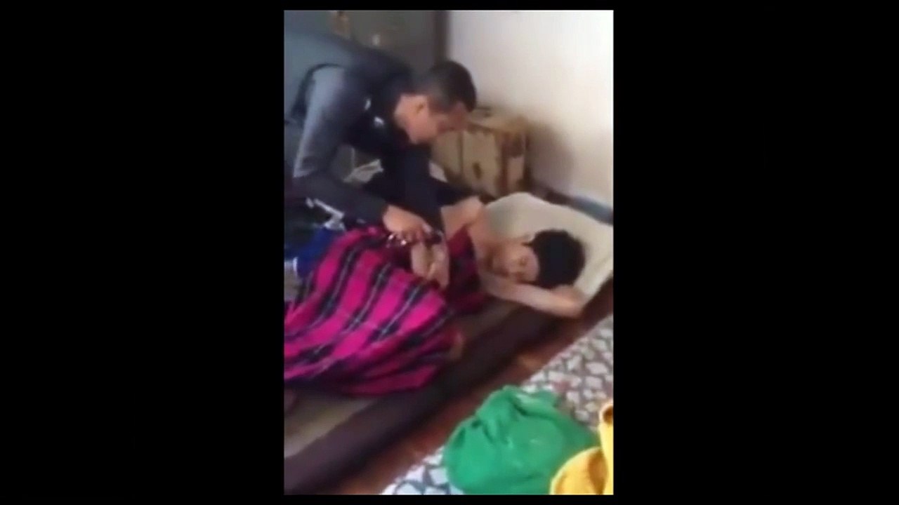Cool Cop gently cuffs sleeping suspect in Thailand