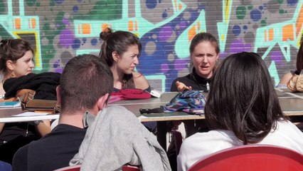 'La Atalaya', un centro juvenil levantado por chavales en un instituto abandonado de Vallecas