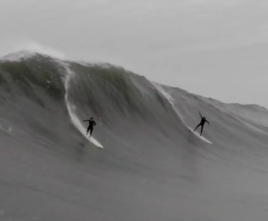 Double wipeout at Mavericks : drone angle