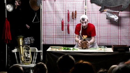 le petit Saucisson rouge et le Gant méchant loup