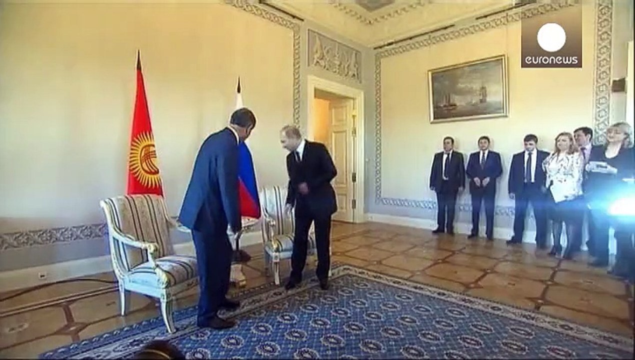 Doch nicht krank? Putin ist wieder da