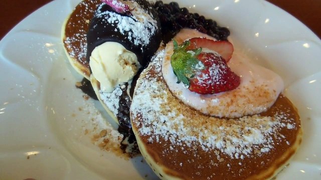 Eating Cherry Blossom Flowers in Japan!