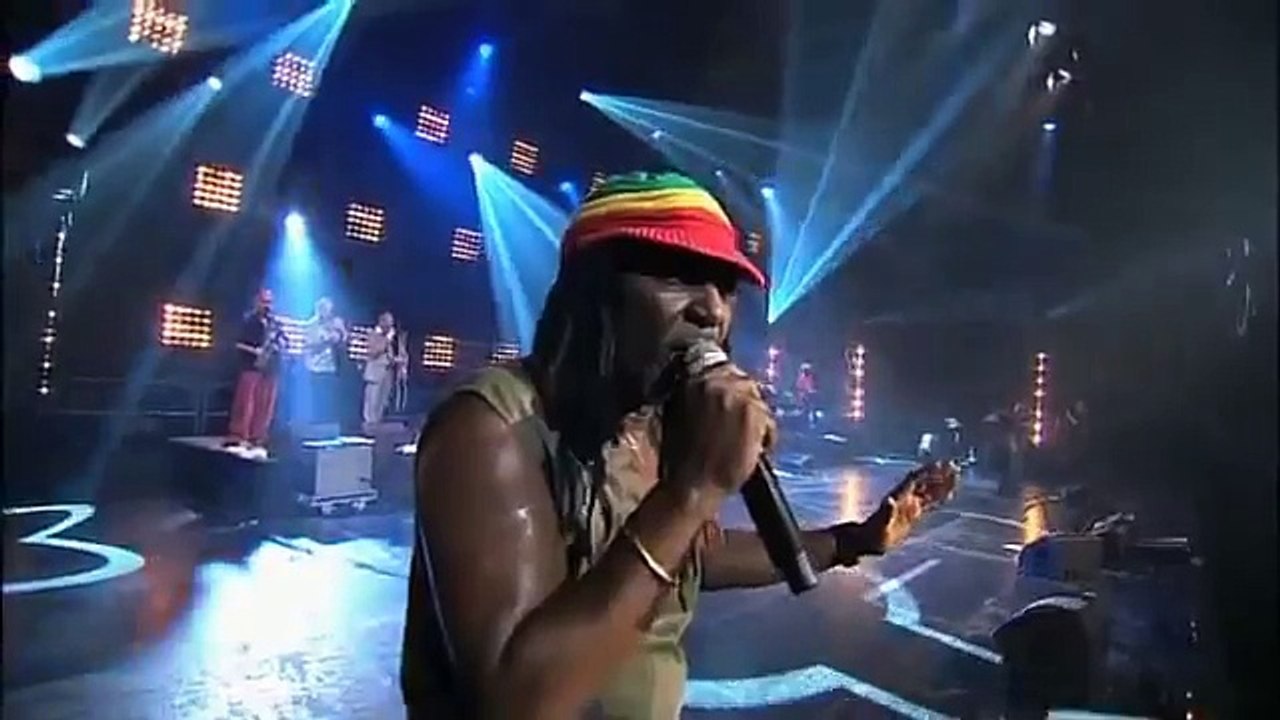 Alpha Blondy - 2007 - 13 - Ne Tirez Pas Sur L' Ambulance