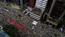 Protestos mobilizam 1,5 milhão de pessoas
