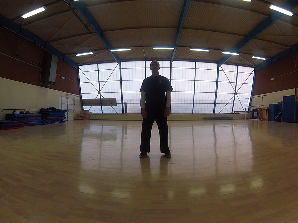 Enchainement Chansi Gong exercice 16 ouvir / fermer la hanche et pas chassé