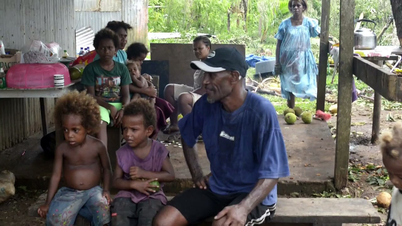Erste Hilfen nach Zerstörung durch Zyklon 'Pam' in Vanuatu