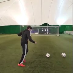 دييجو كوستا ينجح فى تحدي العارضة بإمتياز