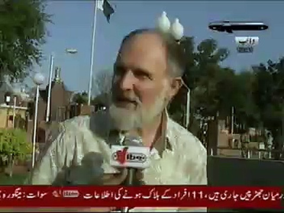 Pakistan Army Soldier Look Better then Indian Army Soldiers. Comment by Uk person