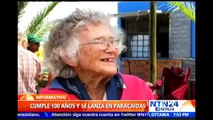 Una abuela celebra sus 100 años mientra se lanza de paracaídas
