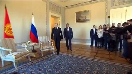 "On s'ennuierait s'il n'y avait pas de rumeurs", estime Poutine