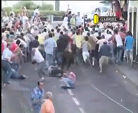 SHOCKING BULL FIGHTING ACCIDENTS