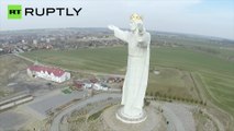 Drone da Ruptly filma a estátua do Cristo polonês