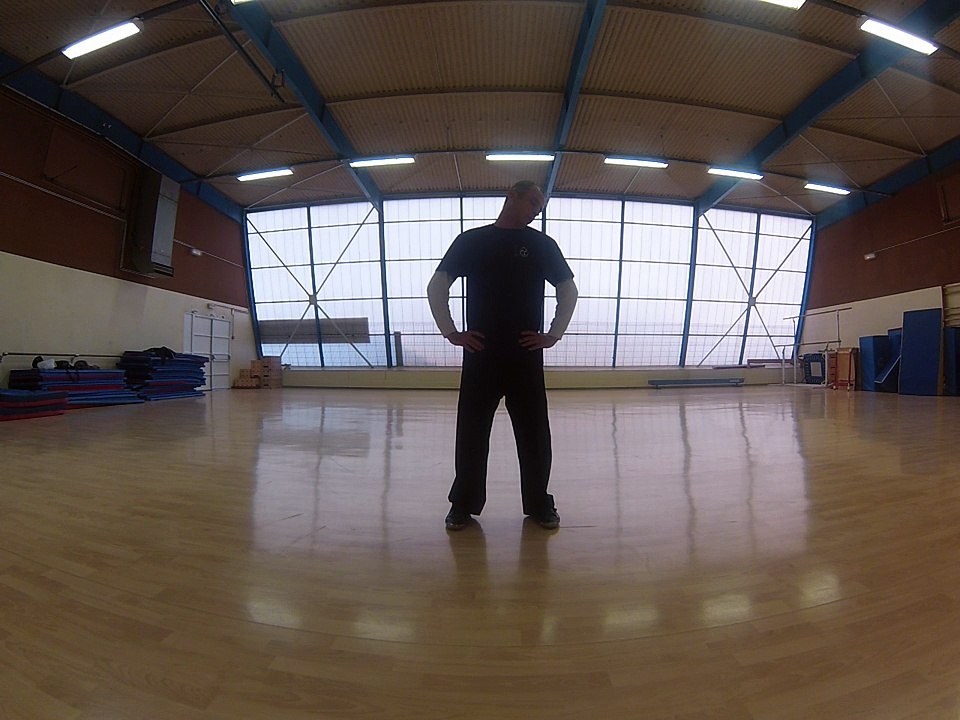 Enchainement Chansi Gong exercice 7 Touner la tete et la nucle en cercle