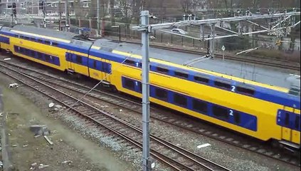 VIRM komt op station gouda aan