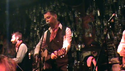 Beclin acousticband en concert a la mouffe