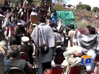 Protest outside Imran Khan's residence - Geo Reports - 17 Mar 2015