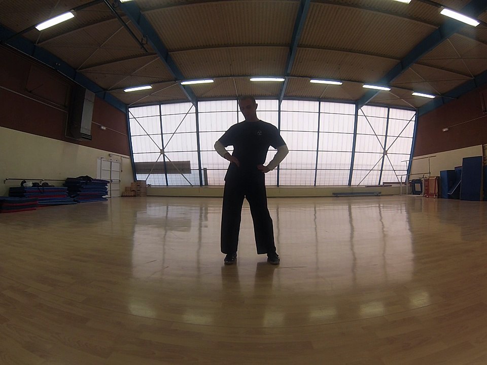 Enchainement Chansi Gong exercice 11 prendre les hanches et tourner la taille