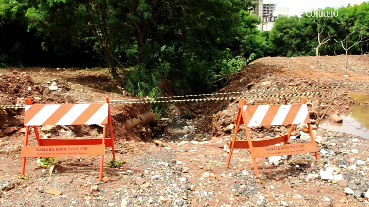 Mau cheiro em nascente preocupa moradores do Mansões Santo Antônio