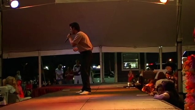 Jamie MacDonald sings MONEY HONEY at Elvis Week 2008 (video)