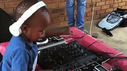 This 2 Year Old Kid Seems To Know His Stuff