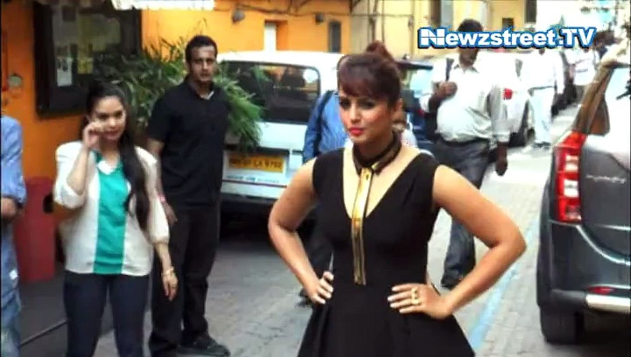 Huma Qureshi’s bulges pop out