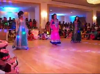 Bangladeshi Girls SUPERB Dance HOT