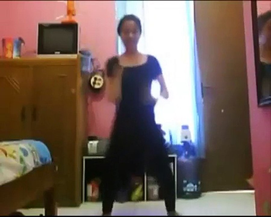 Indian Home Made Dance ( Cute Girl)