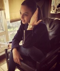 Ebru Gündeş 85 Bin TL'lik Saati ile Poz Verdi