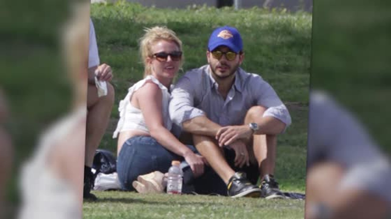 Britney Spears & Charlie Ebersol genießen einen Tag beim Fußball