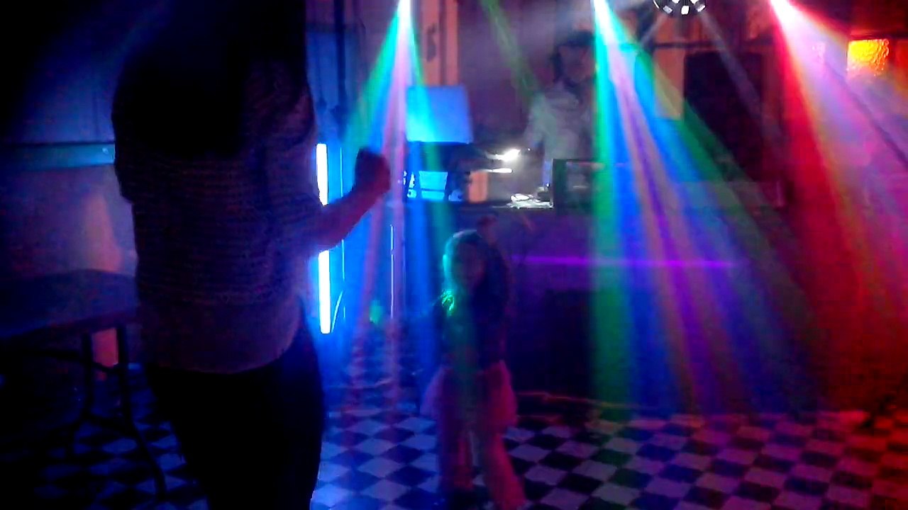 VID_20150315_023950