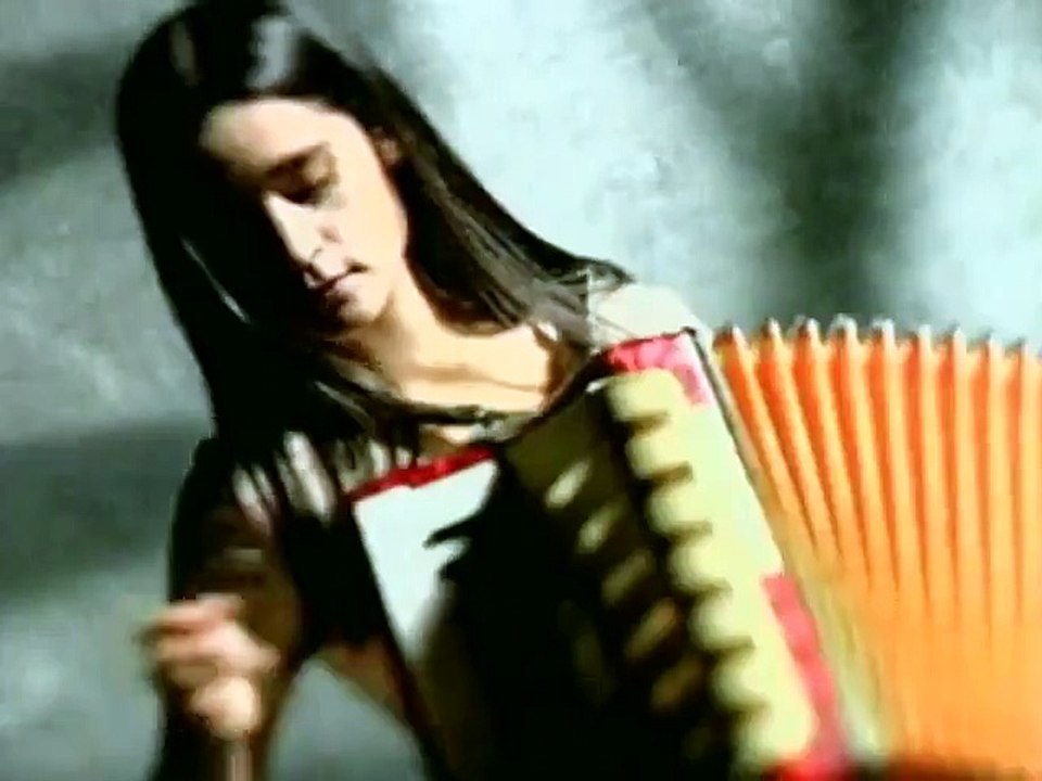 Julieta Venegas - De Mis Pasos