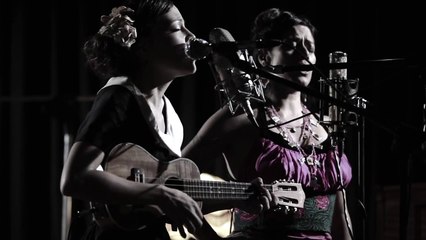 Natalia Lafourcade Y Lila Downs - La Fugitiva