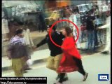 Dunya News - Police saves woman stuck in mob, Dunya News gets footage