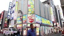 En japón, miles de personas viven en cibercafés