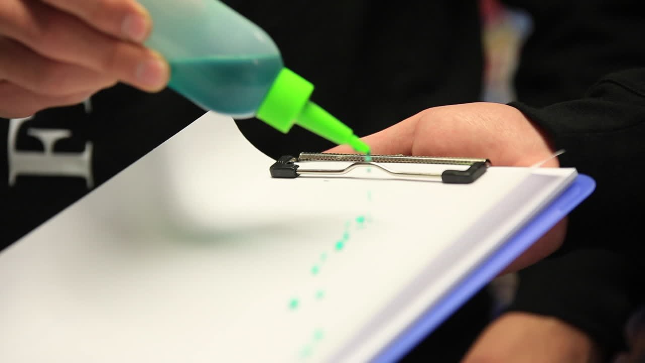 St. Pauli pinkelt zurück – Das ist der Zauber-Lack von Hamburg