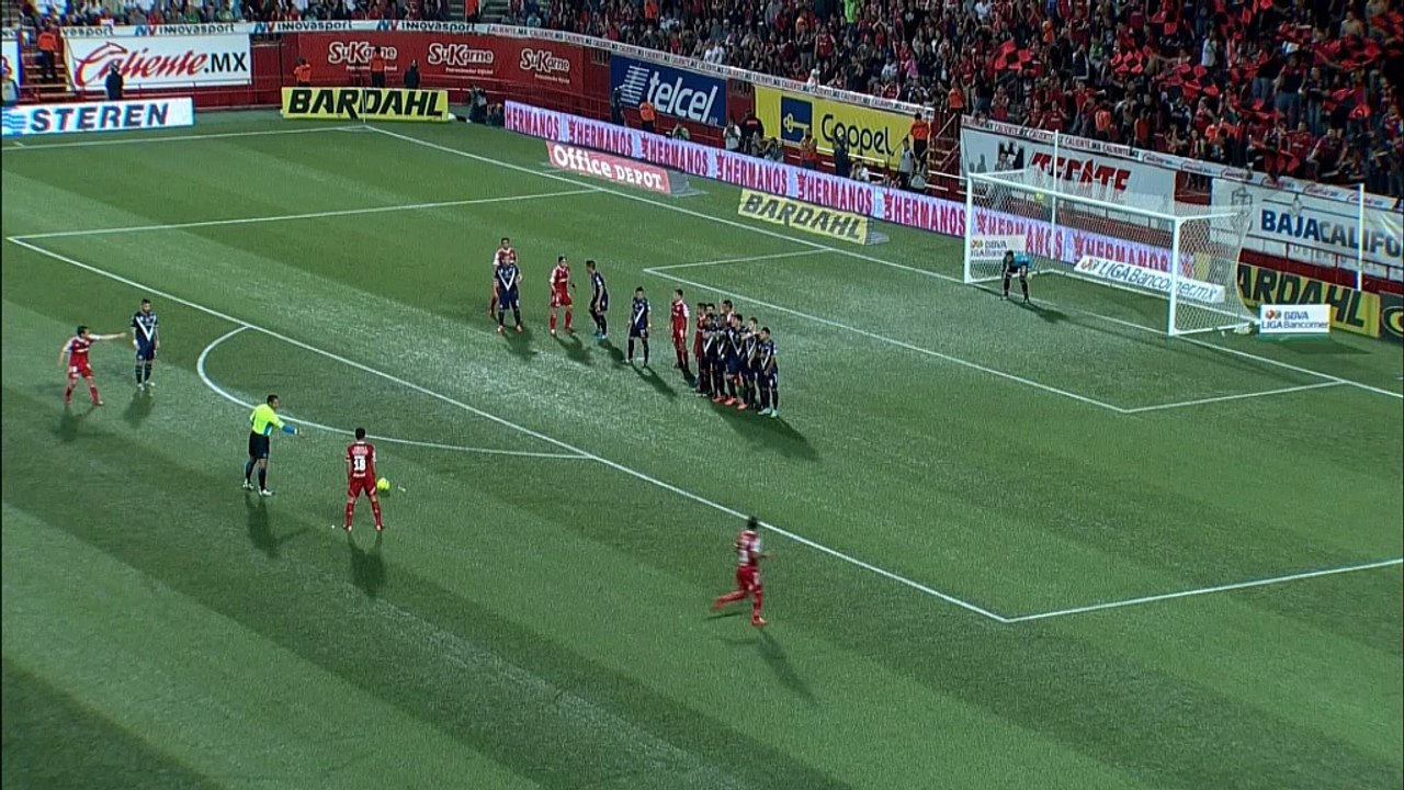 Arango zachwyca bramką z rzutu wolnego