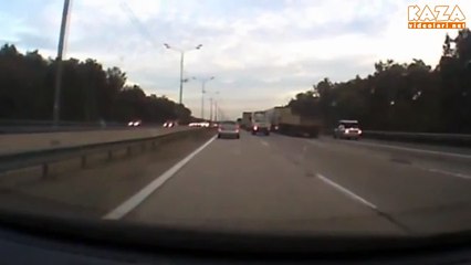 Otobüs eze eze geçti