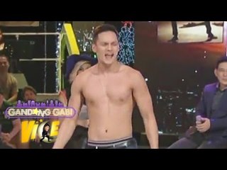 Gerard Garcia goes shirtless for Vice Ganda