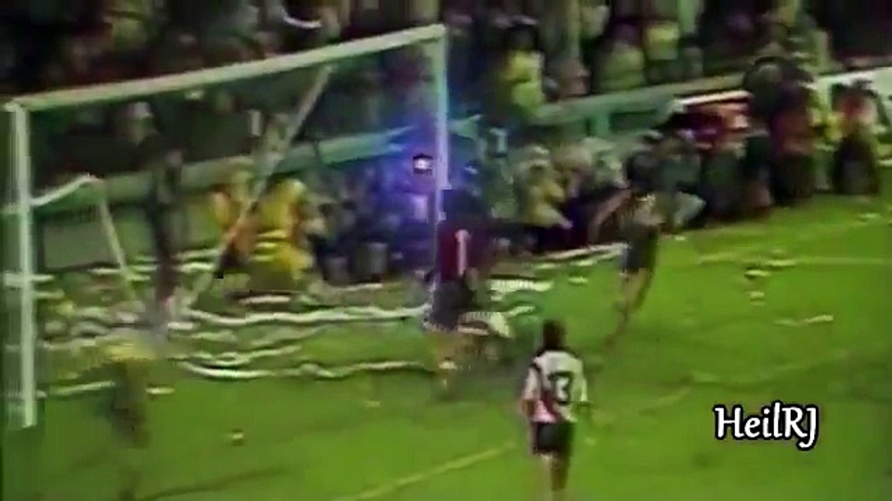 Messi ● Ronaldinho ● Maradona ● Ronaldo ● Who Is The Best Dribbler Ever