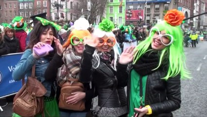 Irlanda festeja Dia de São Patrício e premiê rejeita estereótipo