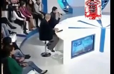 طلبت منه ان يغني فاسمعوا ماذا قال