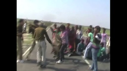 Indian Police Get Involved in Massive Road Rage Brawl