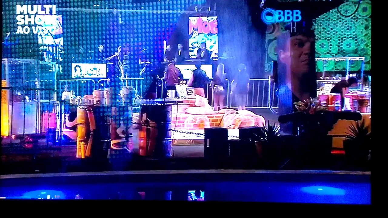 Show de Anitta no BBB15 - Na Batida