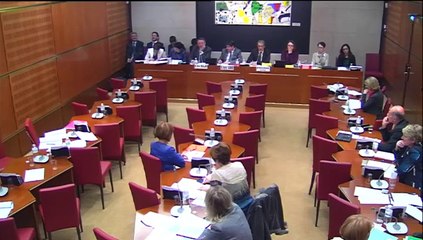 Fermeture de la crèche de Bayeux : Isabelle Attard interpelle le ministre de la ville, de la jeunesse et des sports.