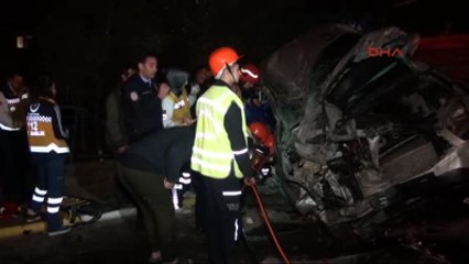 Adapazarı'nda 3 Araçlı Zincirleme Kaza: 3 Ağır Yaralı